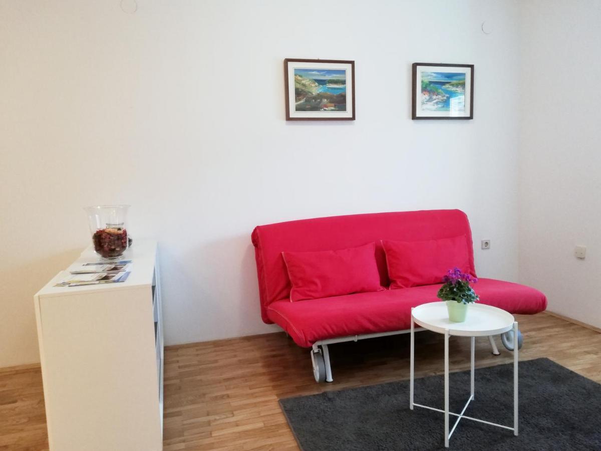 City Center Apartment Umag Kültér fotó